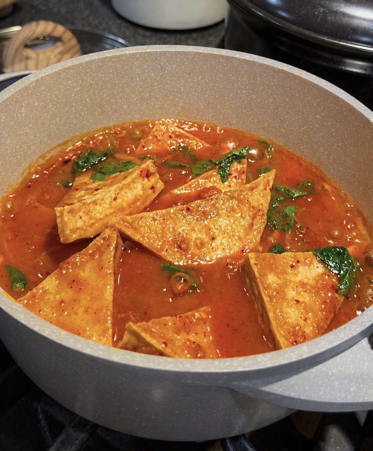 Tofu and tomatoes (ပဲပြားခရမ်းချဉ်သီးချက်)
