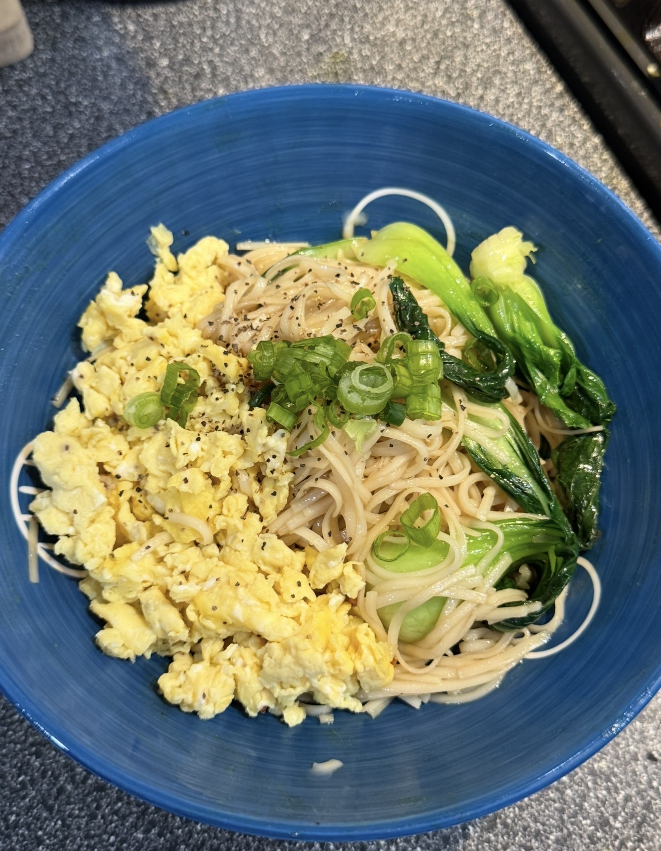 Kauk Swe Si Chat (Garlic oil noodles) (ခေါက်ဆွဲဆီချက်)